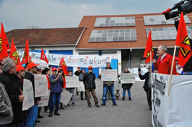 Am Samstag den 13.4.2019 fand auf dem Fabrikgelände der Firma Lauffenmühle in Lauchringen eine Kundgebung mit rund 800 Teilnehmern ...
