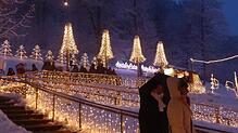 Eine Million Lichter werden auf dem Triberger Weihnachtszauber strahlen, der vom 25. bis 30. Dezember an Deutschlands höchsten ...