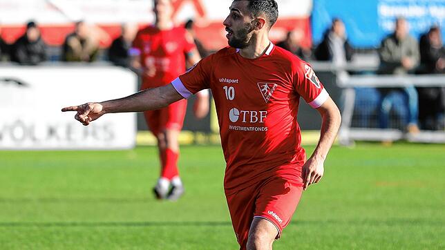Kapitän Gianluca Serpa und der 1. FC Rielasingen-Arlen wollen sich beim Freiburger FC für die 0:1-Niederlage aus der Hinrunde revanchieren.