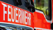 Die Feuerwehr ist im Großeinsatz: In Trossingen brennt eine Werkstatt komplett aus, der Schaden beläuft sich auf rund eine halbe Million ...