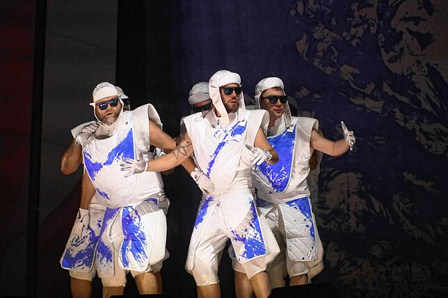 Bild 30: Bilder von Deichkind auf dem Southside 2022