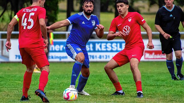 Wiedersehen I: Jason Cerimi (Mitte) wechselte vom FC 08 Bad Säckingen zum SV BW Murg. Am Sonntag trifft er mit dem SV BW Murg auf seinen ...