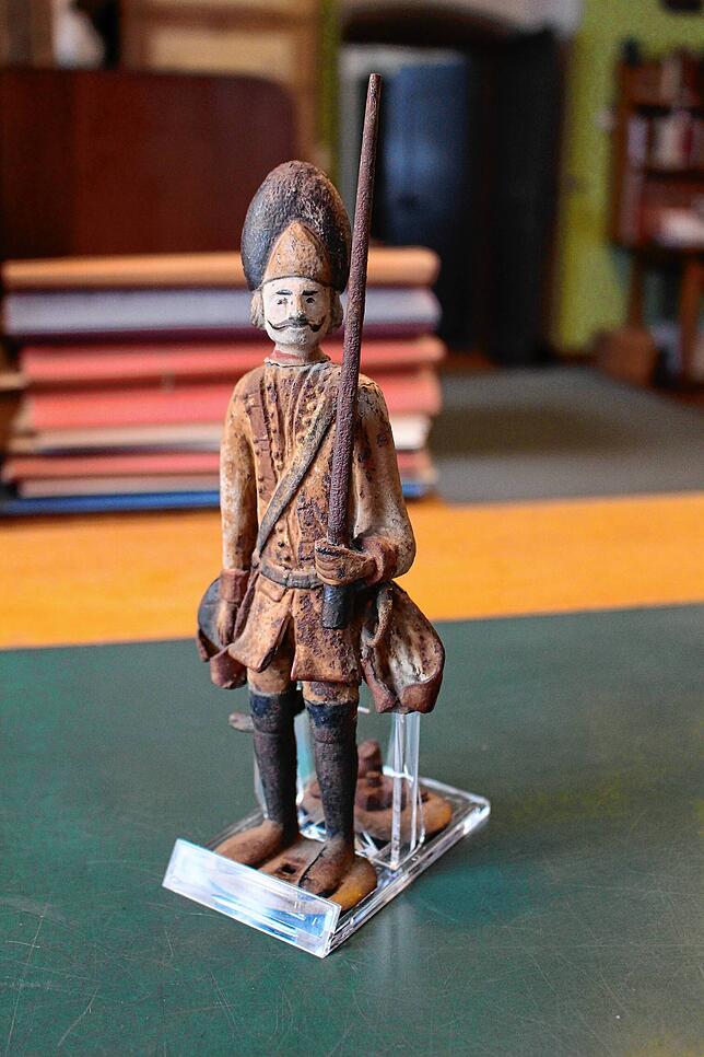 So sieht die noch erhaltene Originalfigur aus.