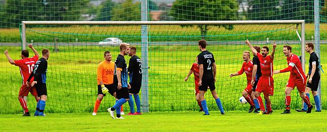 Bild 13: Die besten Bilder der Kreisliga-A-Partie zwischen der SG Stahringen/Espasingen und der SV Emmingen-Liptingen