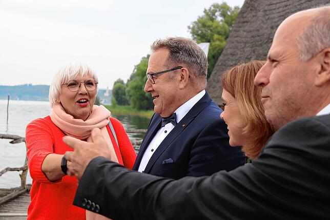 Claudia Roth mit Gunter Schöbel, Petra Olschowski und Martin Hahn.
