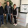 Von links: Thomas Jokisch aus der Produktentwicklung, Chef Roland Seliger und Biance Beiler aus der Auftragsbearbeitung.