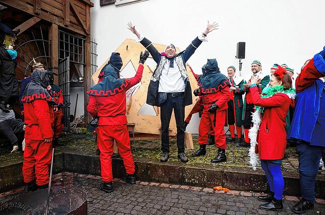 Bild 28: Kaiser auf dem Folterrad