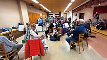 Gemeinsam proben der Musikverein und der Kirchenchor in der Gemeindehalle in Bühl. Musiker und Sänger bereiten sich seit Wochen auf das ...
