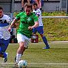 Der Tennenbronner Justin Stoll (links) versucht, den Furtwanger Tim Geiger zu stoppen. Tennenbronn und Furtwangen lieferten sich ...