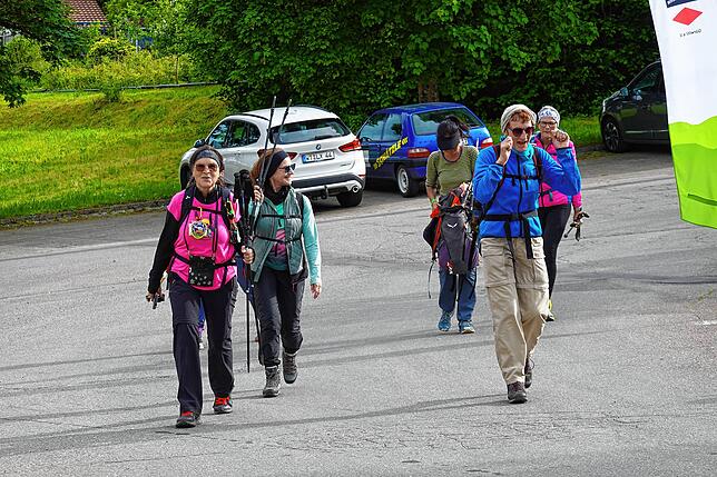 Bild 32: 180 Teilnehmer beim 42-Kilometer-Wandermarathon: Das sind die Bilder