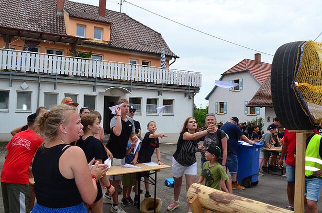 Bild 5: Bilder vom Dorfspiel und dem Partyabend des Zeltlagers der Jugendfeuerwehren des Landkreises Konstanz