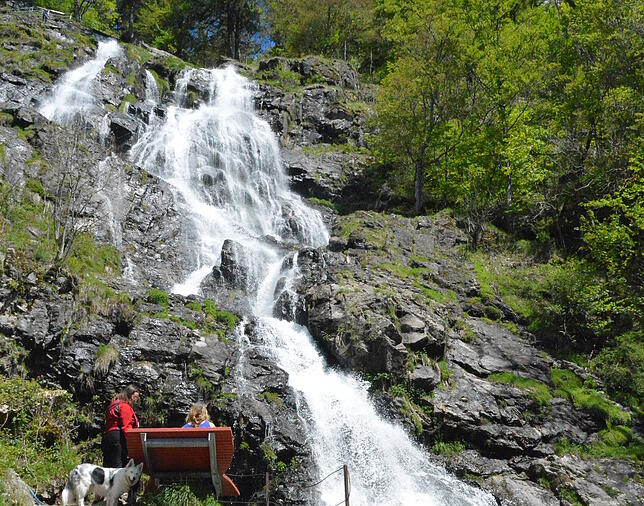Der Todtnauer Wasserfall stürzt 97 Meter in die Tiefe.