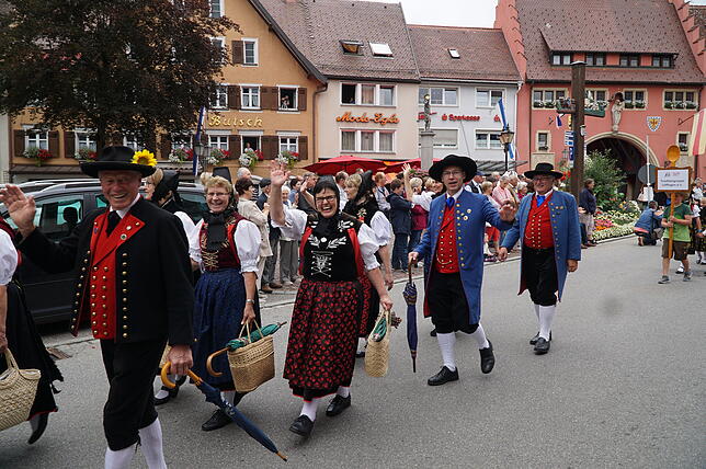 1923 wurde der Heimat- und Trachtenbund Bräunlingen gegründet, er richtete auch das erste Trachtenfest der Baar aus. 2008 nahmen die ...
