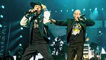 Die Fantastischen Vier: Michael Beck (l) und Thomas D performen beim Auftakt der Deutschland-Tour.
