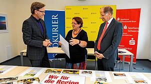 Die Schulwettbewerb-Jury tagt im Kultusministerium in Stuttgart und kürt neun weitere Projekte: SÜDKURIER-Chefredakteur Stefan Lutz (von ...