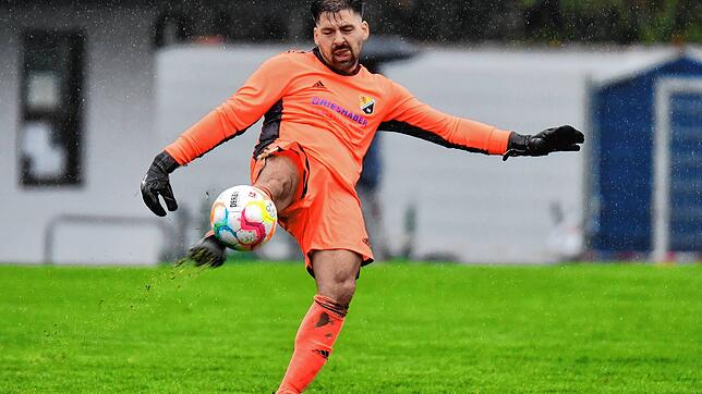 Standortbestimmung: Torwart Fatih Er vom SV 08 Laufenburg will seinen Kasten am Samstag in der Partie gegen den FSV RW Stegen sauber ...