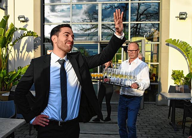 Bild 2: Bilder vom Wahlsieg von Christoph Stolz bei der Bürgermeisterwahl in Bodman-Ludwigshafen (1)