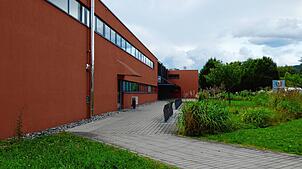Wer darf hier rein? Künftig soll in der Hallenordnung der Gemeinde genauer festgehalten werden, wer gemeindeeigene Räume wie die ...