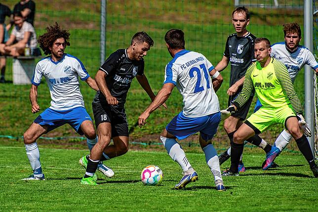 Bild 26: SV Waldhaus schafft den Ausgleich zum 1:1 beim FC Geißlingen &ndash; und wir haben Bilder!
