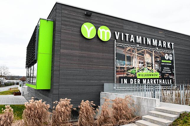 Der Vitaminmarkt in Hilzingen ist mit seinem innovativen Markthallenkonzept eine Besonderheit im Hegau. Im Februar mussten die Betreiber ...