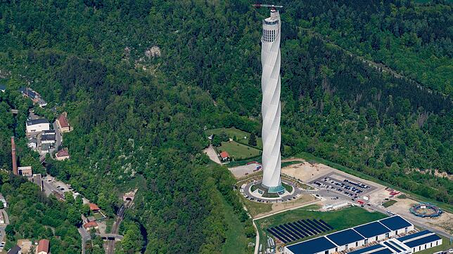 Bild : Neuer Rekord in Rottweil: Höchster Testturm Deutschlands knackt die 100.000 Besuchergrenze