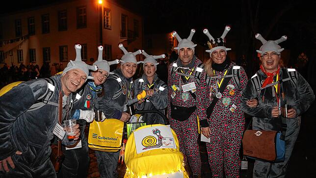 Bild 15: Schmotziger Dunschtig: So bunt ist das närrische Treiben in der Altstadt