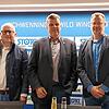 Der neue Geschäftsführer der Schwenninger, Stefan Wagner (Mitte), bei der Vorstellung mit den Gesellschaftern der Wild Wings GmbH, ...