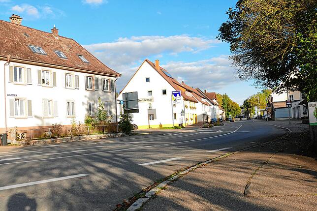 Der Gemeinderat hat sich festgelegt. Die Diskussionen um eine Reduzierung der Fahrgeschwindigkeiten auf der Schaffhauser Straße sollen ...