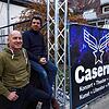 Caserne-Geschäftsführer Claus-Michael Haydt hat den Fallenbrunnen 17 bereits seit 1995 gemietet. Hier im Bild mit seinem Stellvertreter ...