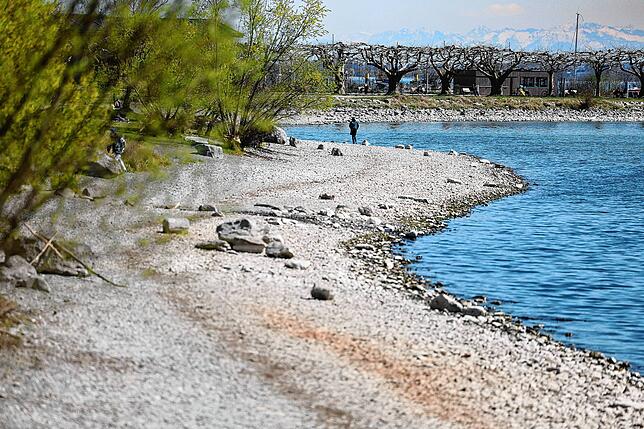 Niedrigwasser am Bodensee: Für Spaziergänger ein Paradies, für Bootsbesitzer eher ein Ärgernis.