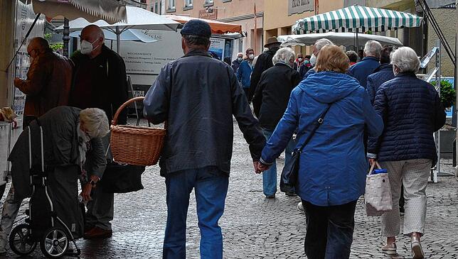 Gedränge hat in der Markdorfer Innenstadt nur an den Markttagen geherrscht. Nun hofft der Einzelhandel wieder auf mehr Kundschaft.