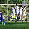 Überragender Treffer: Dominik Rummler vom FC Radolfzell zirkelte gegen Villingen einen Freistoß über die Mauer.