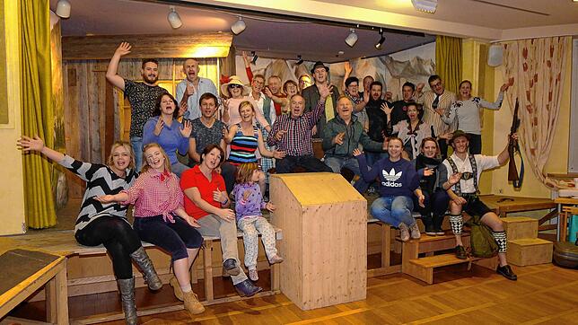 Bild aus besseren Zeiten: Statt Aufführungen im Limpacher Gasthaus &bdquo;Mohren&ldquo; zu Weihnachten, bereitet sich die Theatergruppe ...