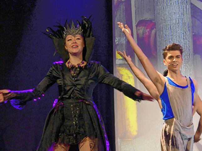 Bild 4: Musical-Karussell feiert Premiere: Das sind die Bilder (II)