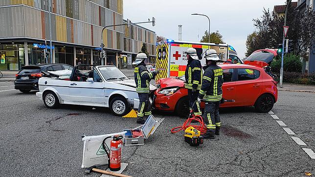 Nur einer der vielen Einsätze im Jahr 2023: Im Oktober betreute die Freiwillige Feuerwehr einen Verkehrsunfall auf der Haselbrunnstraße. ...