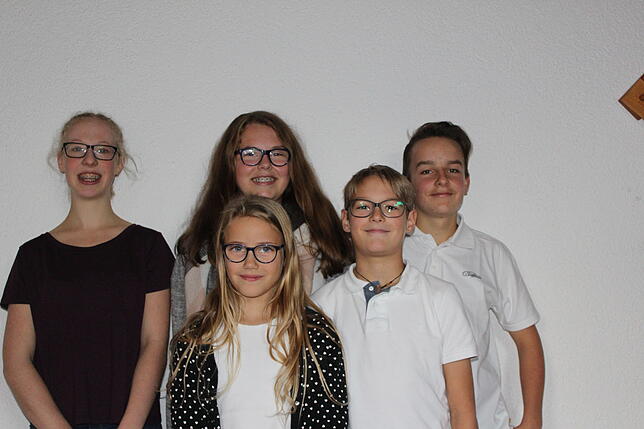 Von links: Leonie Mayer (Altsaxofon), Alisa Janke (vorn: Trompete), Kim Janke (Klarinette), Paul Bugge (Trompete), Philip Braun (Schlagzeug)