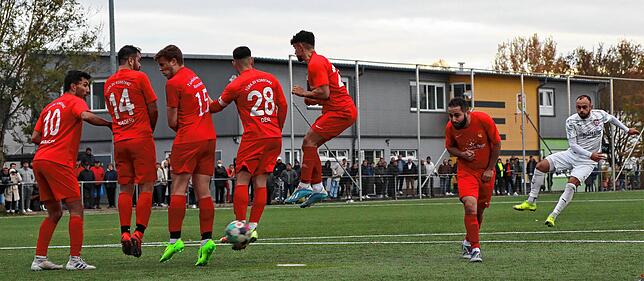 Bild 2: Die besten Bilder der Landesliga-Partie zwischen dem TSV Konstanz und dem SC Gottmadingen-Bietingen