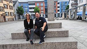 Fatima Zobeidi-Weber vom Kulturamt der Stadt Wehr und Stephan Ruthe, der Vorsitzende der Servicegemeinschaft, machen wieder gemeinsame ...