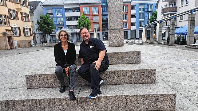 Fatima Zobeidi-Weber vom Kulturamt der Stadt Wehr und Stephan Ruthe, der Vorsitzende der Servicegemeinschaft, machen wieder gemeinsame ...