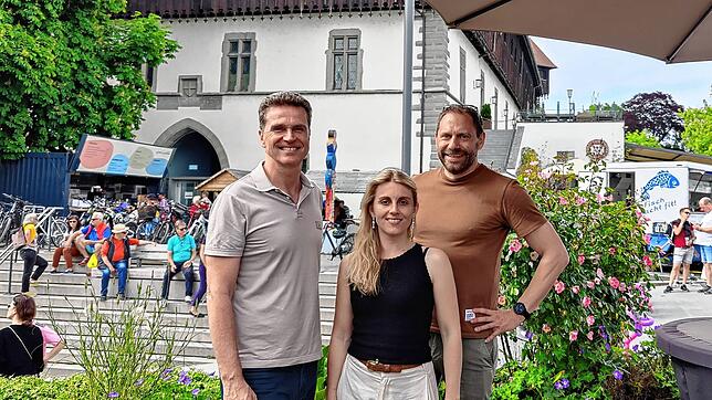 Die Verantwortlichen von Treffpunkt Konstanz und der Marketing und Tourismus Konstanz GmbH (MTK) freuen sich über gutes Wetter am ...