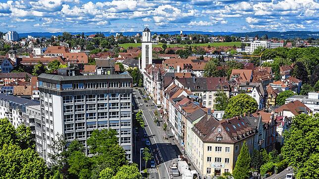 (Archivbild von 2020) Blick in die Theodor-Heuss-Straße in Konstanz-Petershausen: Hier wurden zwei Männer durch den Einsatz von ...