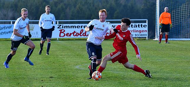 Bild 4: FC Schlüchttal rettet ein 2:2 gegen den FC RW Weilheim &ndash; und wir haben Bilder!