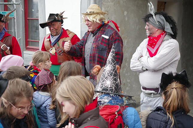 Bild 5: Piraten stürmen das Rathaus in Öhningen: Diese Fasnacht-Bilder müssen Sie sehen!