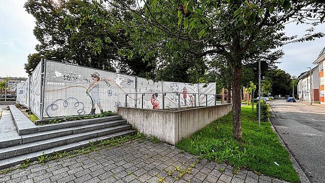 Noch ist es eher eine schmuddelige Ecke: Doch auf der Fläche des ehemaligen Brigachkiosks soll bald eine schöne Grünfläche mit ...