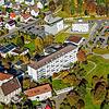Auf der freien Fläche unterhalb des Krankenhauses (Mitte) wird das neue spitälische Pflegeheim gebaut. Eine Nutzung der Klinik als ...