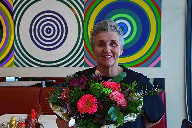 Zum Abschied gibt es Blumen und so manche Träne. Sabine Grässlin hat ihr Restaurant Kippys geschlossen.