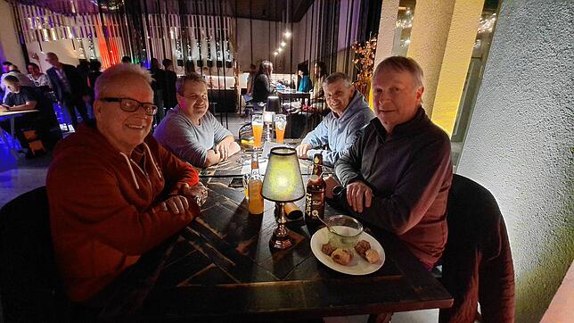 Quizname „Badminton Bustelbach“: Von links: Torsten Nischk, Hubert Oeschger, Christoph Schneider, Rolf Hetzel.