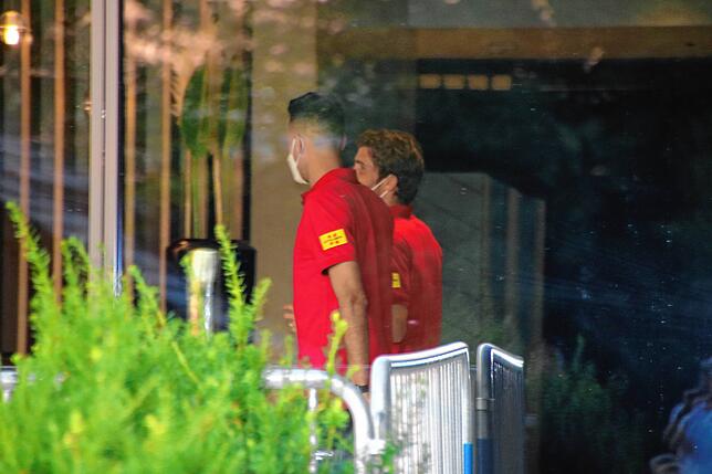 Sergio Busquets (links) und Sergi Roberto