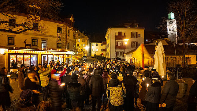 Bild 5: In Überlingen beerdigen Narren die fünfte Jahreszeit mit einem grandiosen Höhepunkt!
