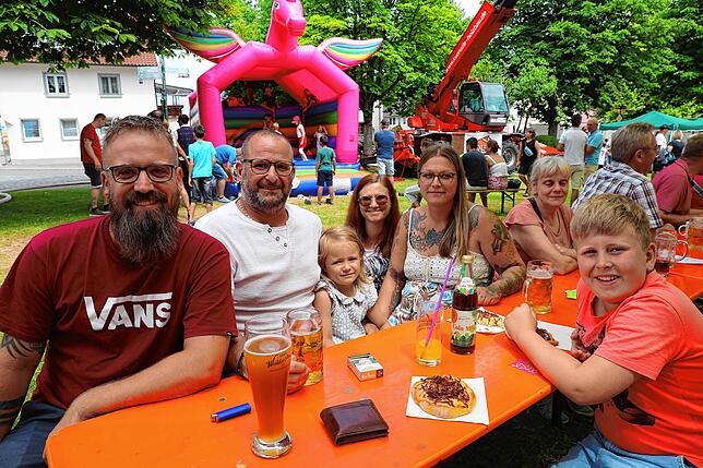 Bild 17: Das Dorffest in Aach-Linz lockt viele Besucher